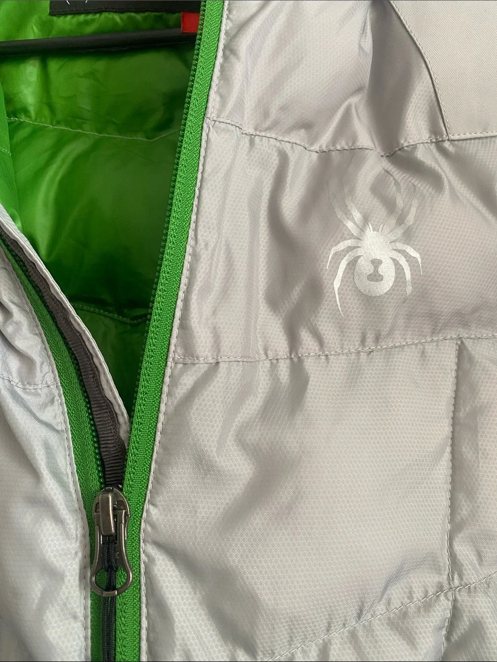 💚 Men’s Spyder Light Gray Puffer Jacket with Lime Green Lining size Small